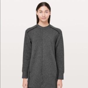Lululemon “On Repeat” dress with detachable collar